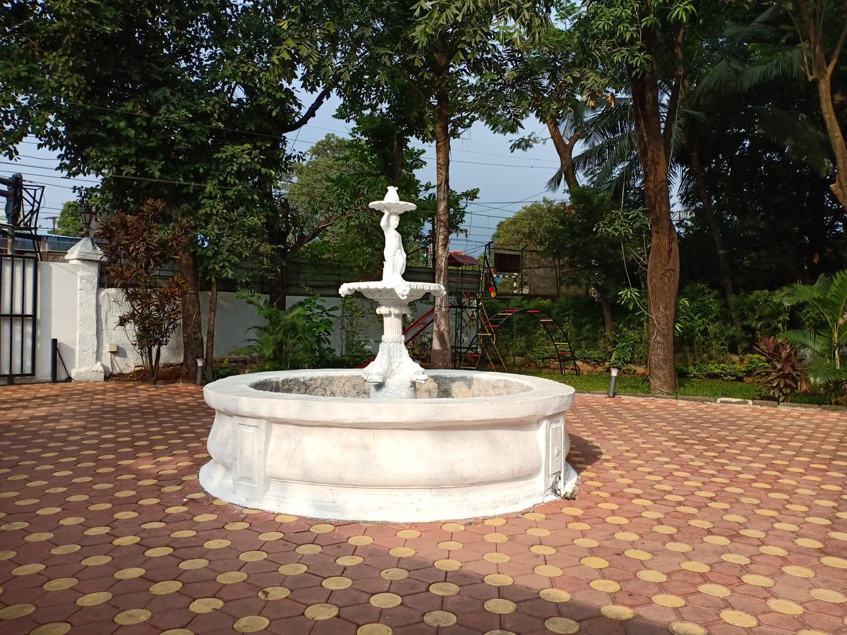 Oyo 11395 Hotel Ritz Heritage Lonavala Kültér fotó