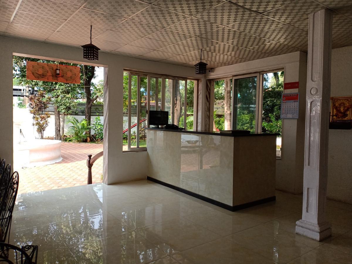 Oyo 11395 Hotel Ritz Heritage Lonavala Kültér fotó